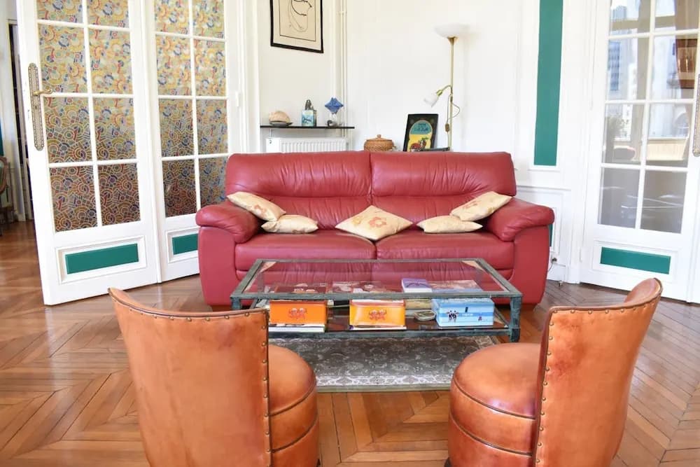 Charming 2 Bedroom Apartment With City View - photo 1