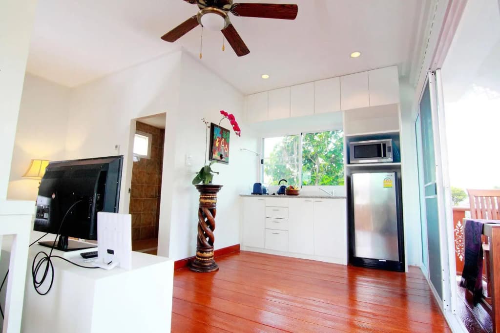 Apartment Sojourn - photo 3