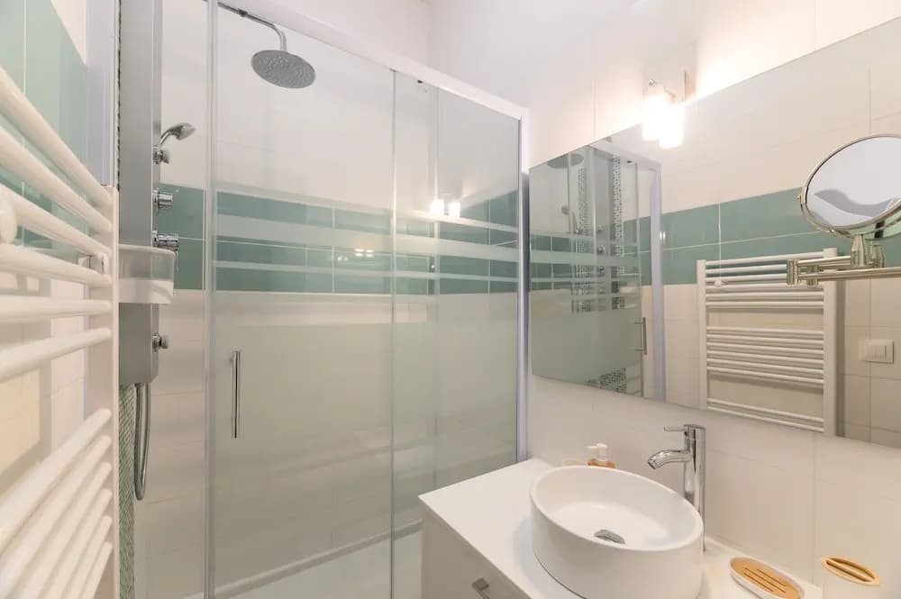 Daumier - New 2 Bdrs Flat near la Seine - photo 10