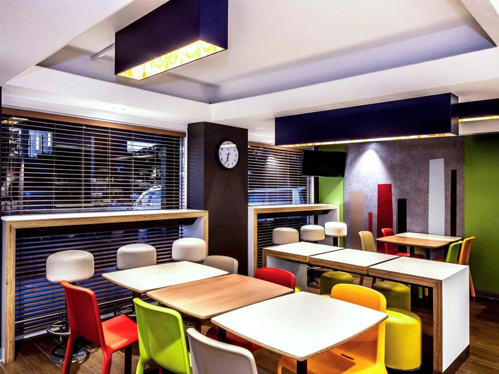 ibis budget Enfield - photo 13