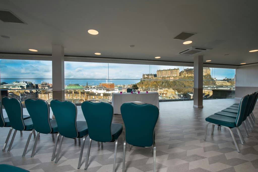 DoubleTree by Hilton Edinburgh City Centre - photo 25