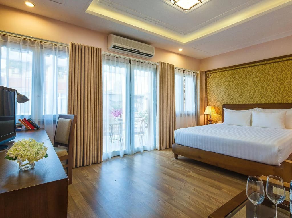 La Palm Hotel - photo 2
