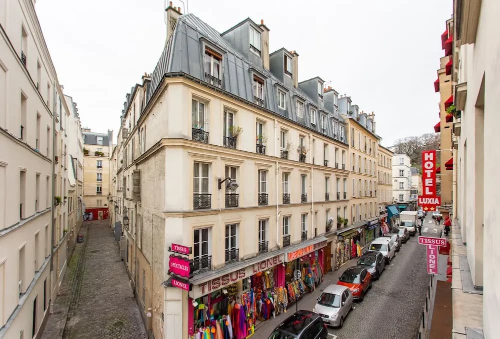 Luxury home in paris - photo 1