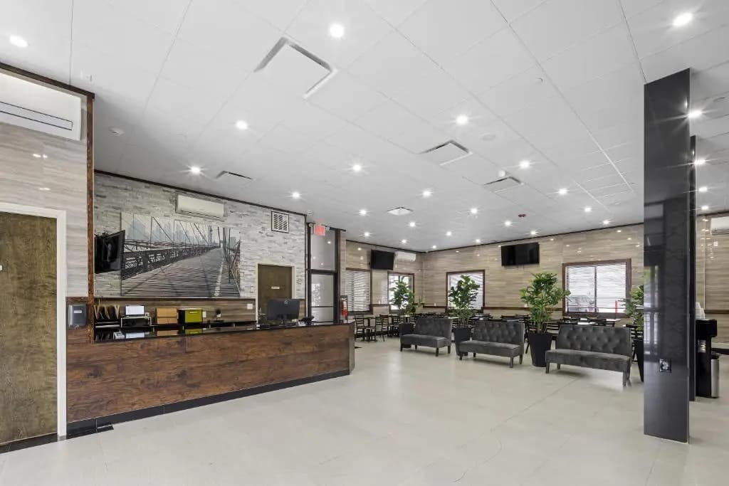 Highbridge Hotel - photo 2