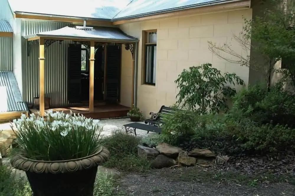 Tizzana Winery Bed & Breakfast - photo 16