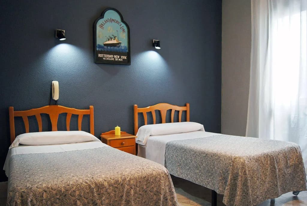 Hostal Fuencarral Kryse - photo 6