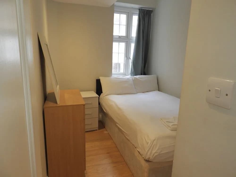 2 Beds Harrods Apartments - photo 3