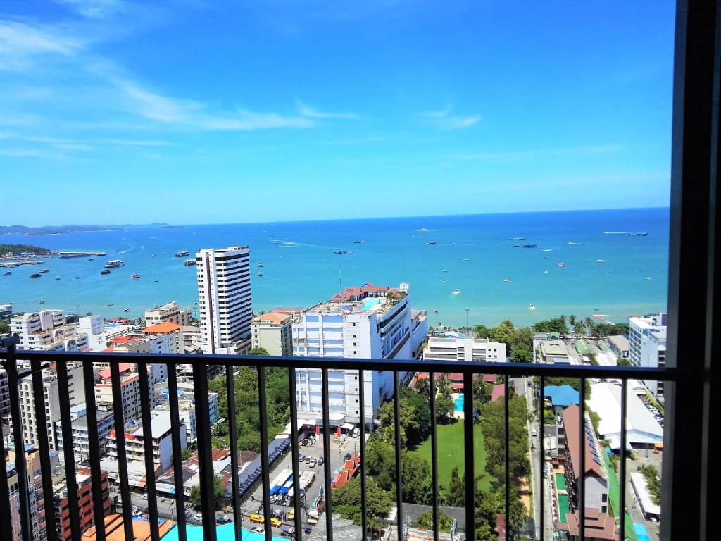 LLX condo @THE BASE 2 bedroom city sea view - photo 2