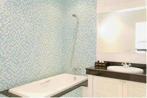 Ocean Breeze Resort & Apartments - photo 9
