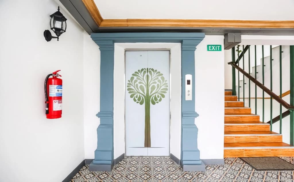 The Lilly Hotel - photo 12