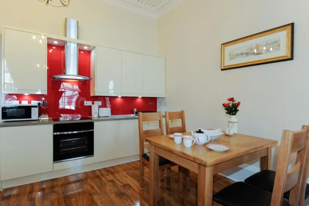Hub By Premier Inn Edinburgh Haymarket - photo 37