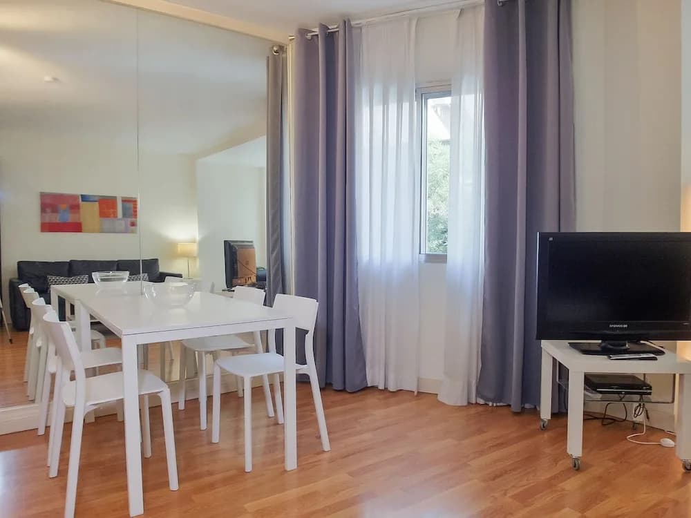 Apartamentos Escultor Madrid - photo 2