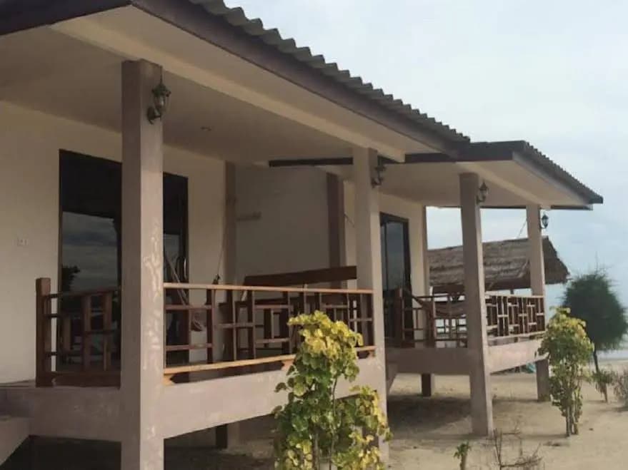 Seaview Rainbow Bungalow - photo 3
