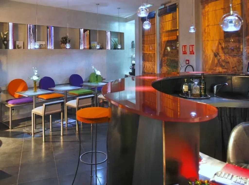 Apostrophe Hotel - photo 23