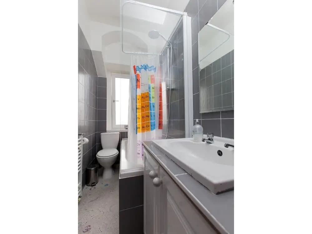 Stylish 1BR Tenement in City Centre for 4 - photo 7