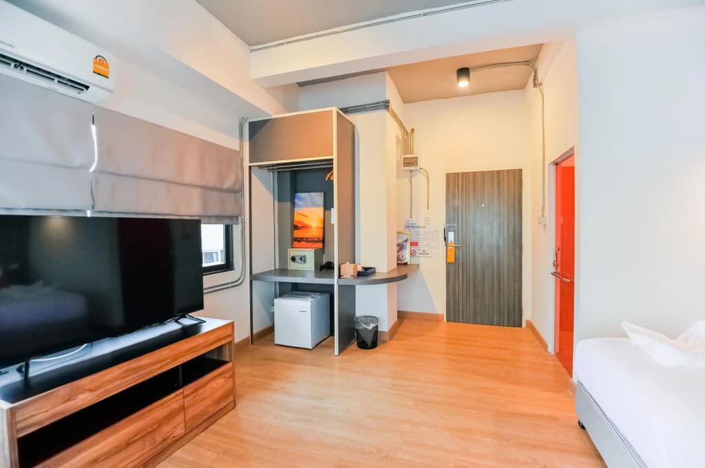 7 Days Premium Hotel Pattaya - photo 16