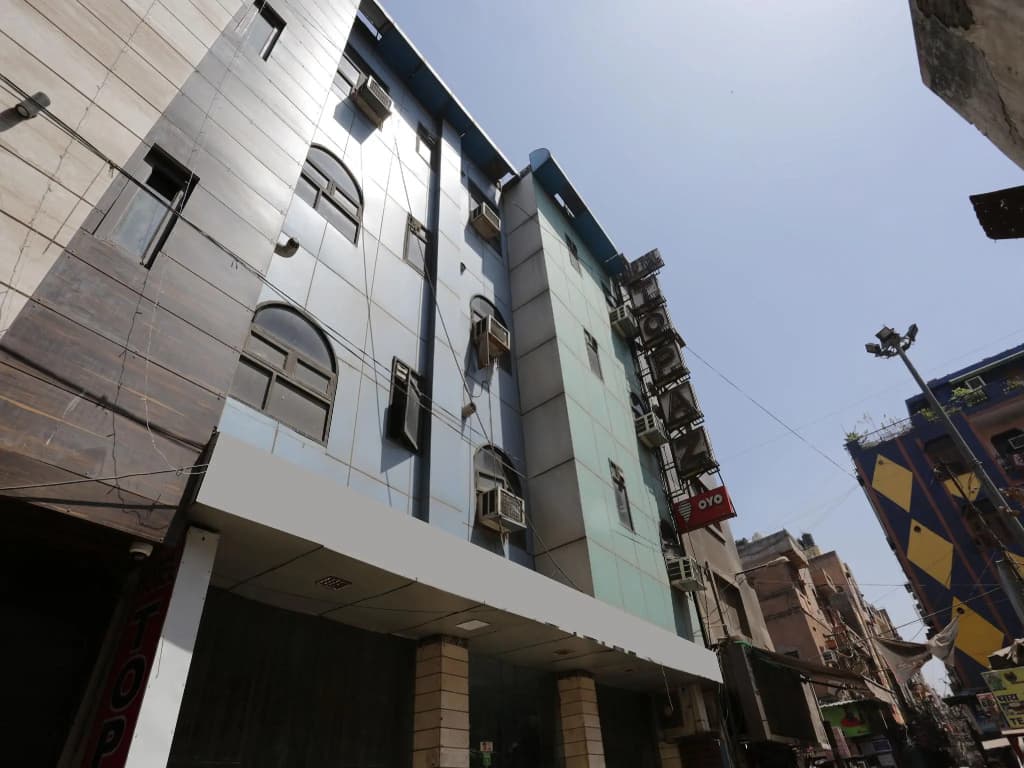 OYO 1660 Hotel Topaz - photo 1