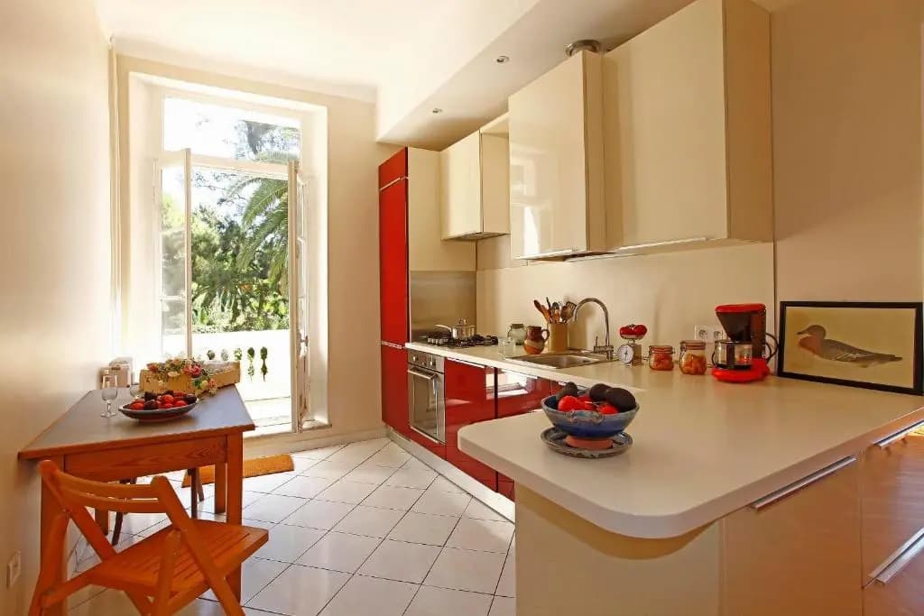 Magnifique appartement d'époque avec Vue Mer 4 personnes avec terrasse Le Port Nice - photo 11