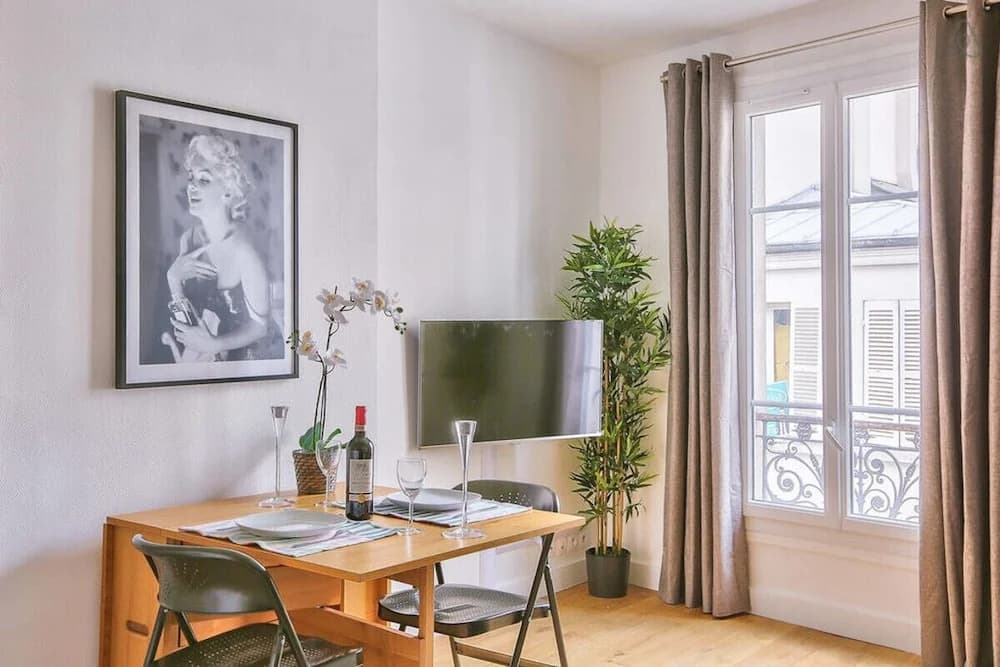 Family Apartment in Buttes Chaumont - photo 6