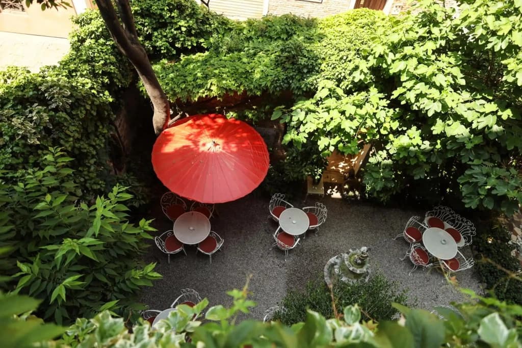 Hotel Flora - photo 40