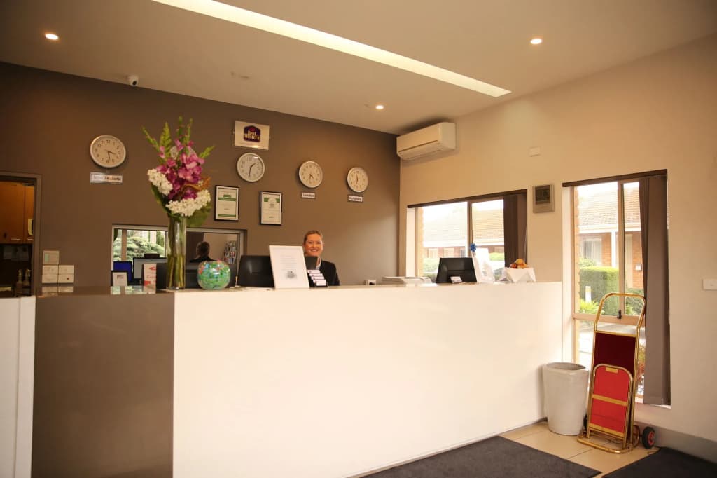 Best Western Airport Motel and Convention Centre - photo 2
