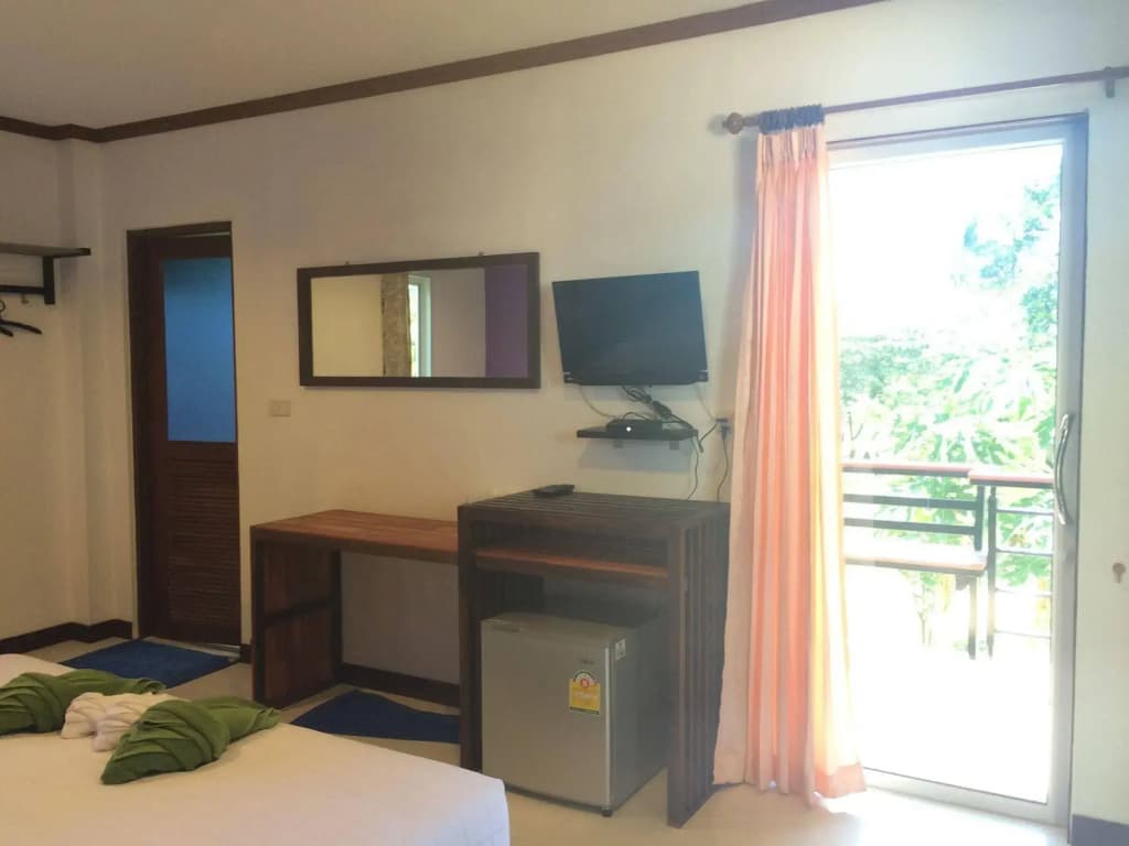 Cha-Cha Hotel - photo 2