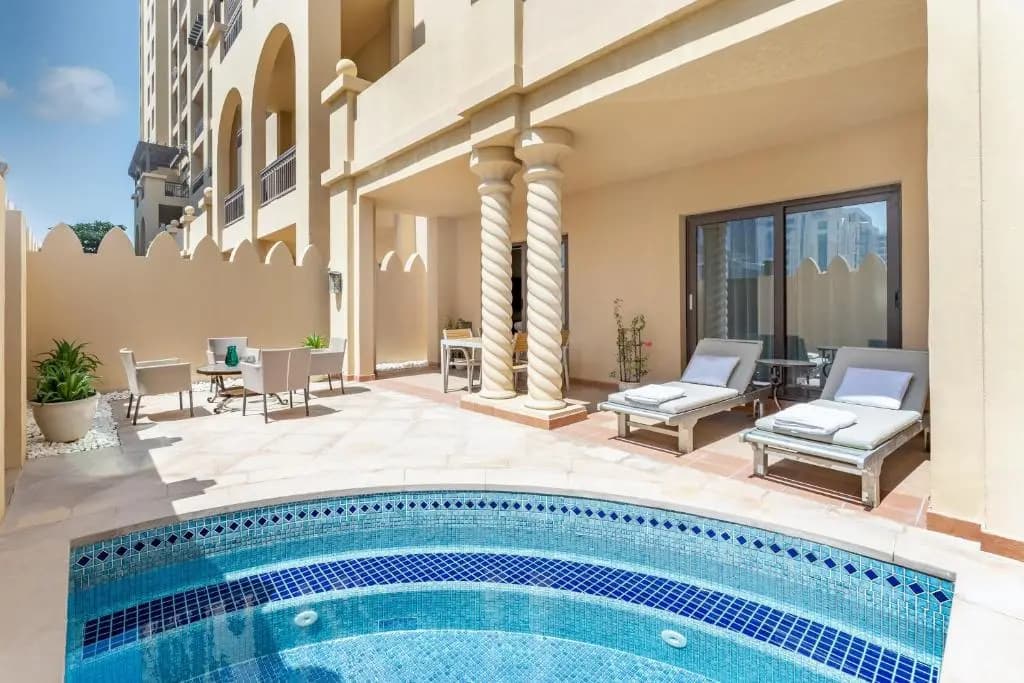 Luxurious 3BR Townhouse with Maid's & Private Pool in Palm Jumeirah - photo 14