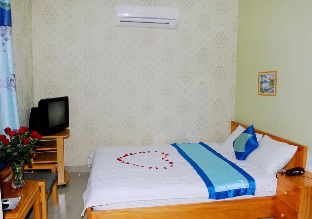 Queen Hotel 2 - photo 3