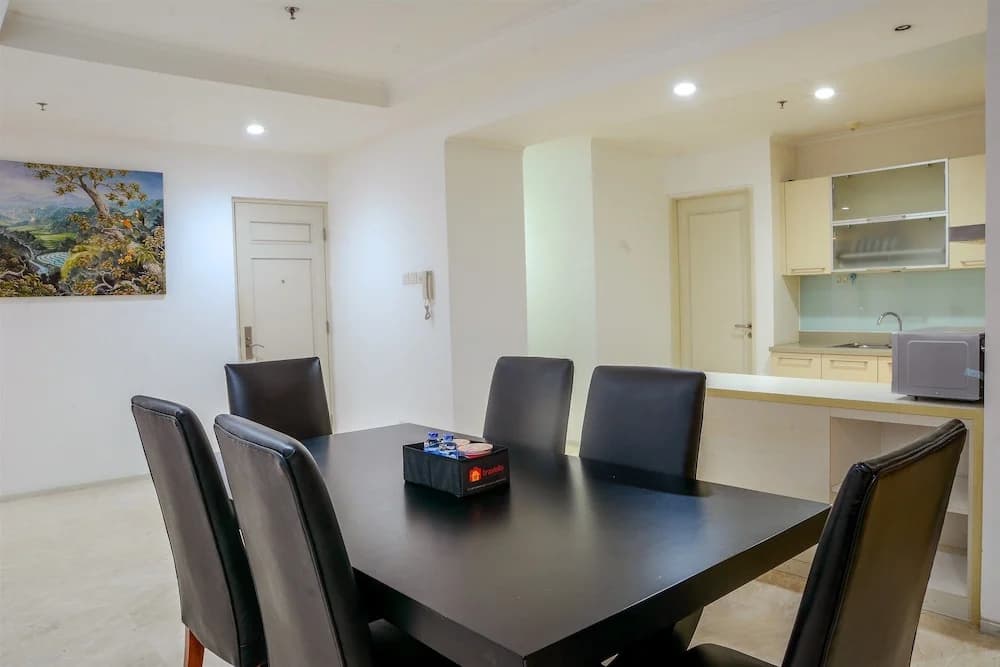 Spacious FX Residence with Mall Access - photo 15