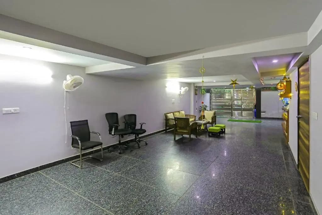Fabhotel White House Bnb - photo 17