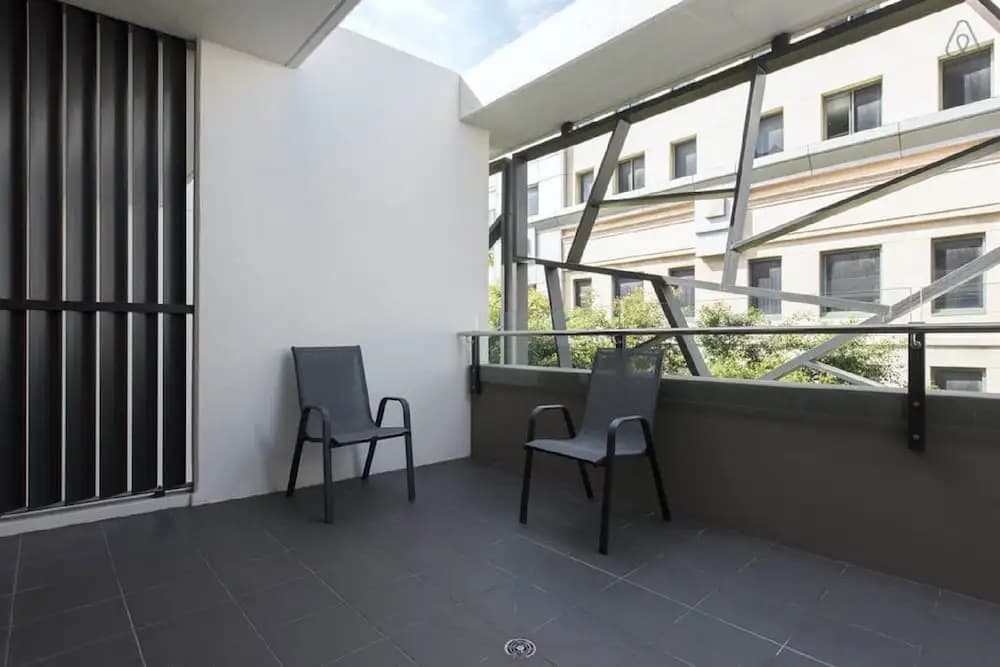 CBD Apartment in Perfect Location - photo 16