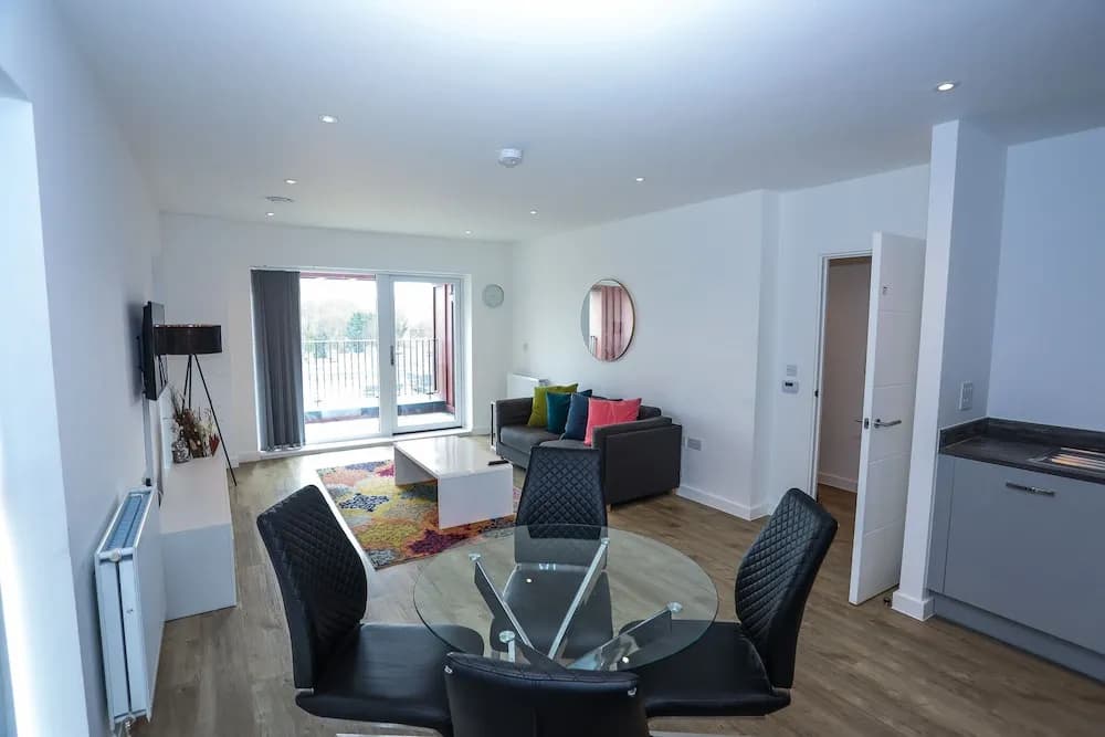 Exquisite One Bed Apartment - photo 10
