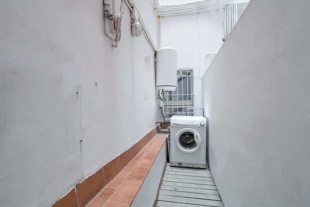 Lovely 1bed Apt W/balcony in Eixample - photo 11