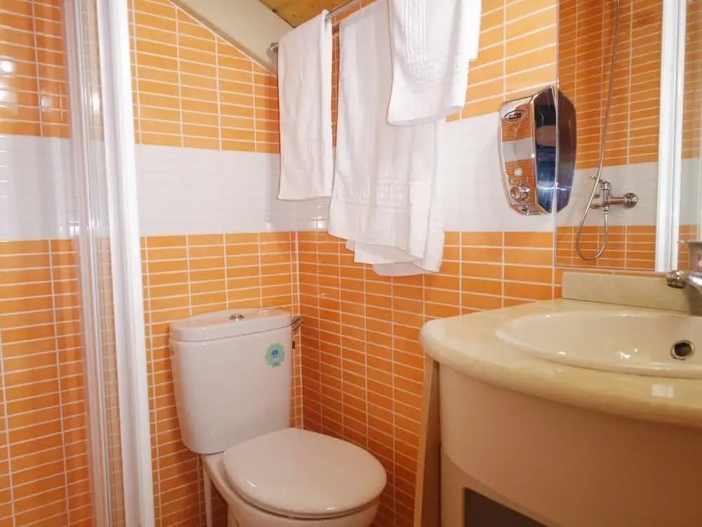 Limehome Madrid Calle de Santa Ana - photo 25