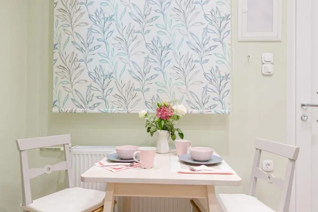 Grandma's Chic & Bright Athenian Home with a Patio - photo 3