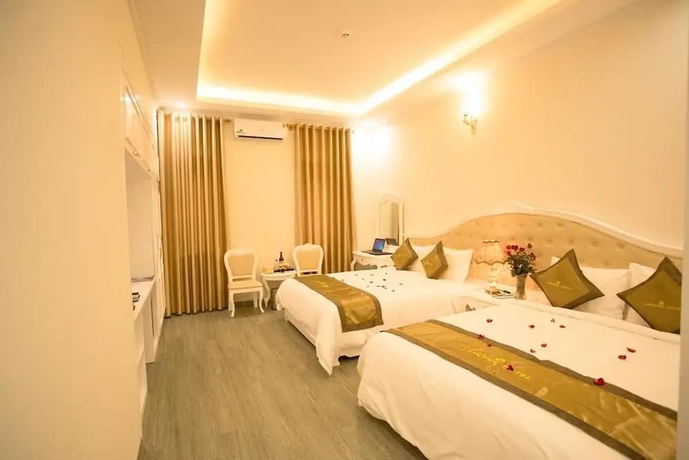 Lakeside Hotel - photo 16