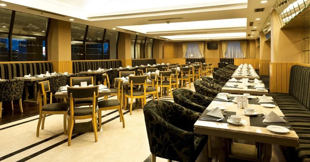 Royal Kuningan Hotel - photo 34