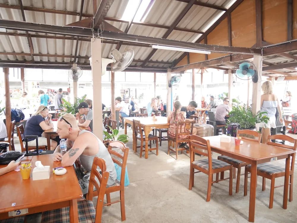 Lanta Chaolay Hostel - photo 16
