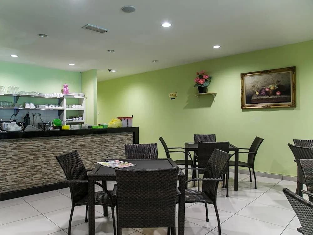 OYO 151 Twin Hotel - photo 11