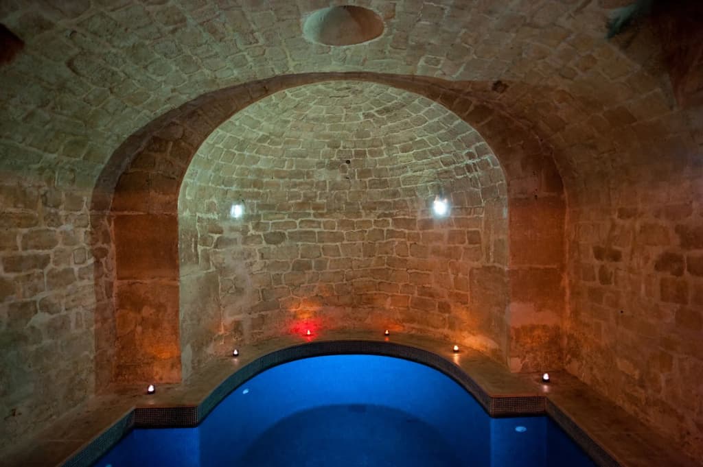 L'Hotel - photo 20
