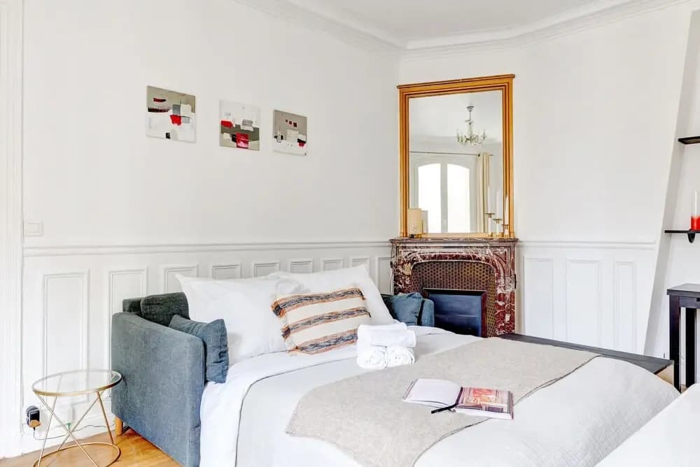Elegant 1BR Steps to Marais & Louvre - photo 1