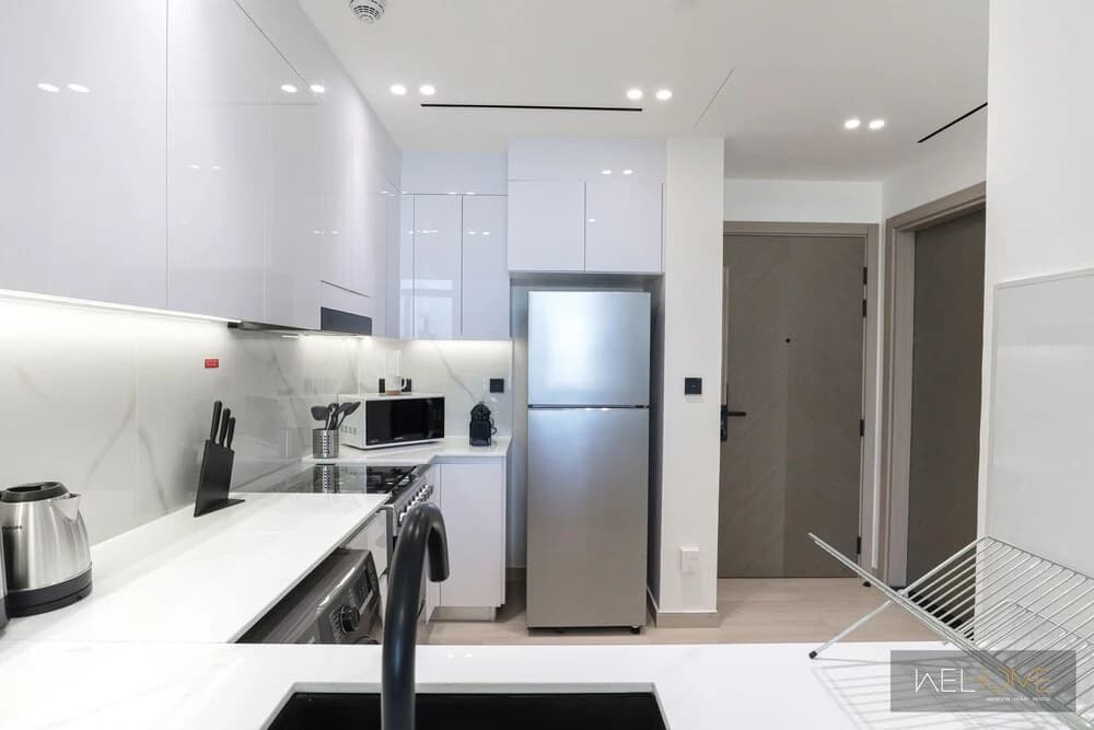 WelHome - Dubai Delight: Luxe Living 1BR at Binghatti Luna - photo 23