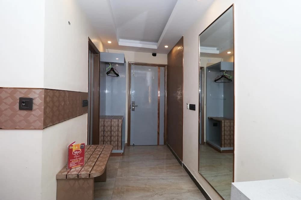 Hotel Krishna Plaza - photo 11