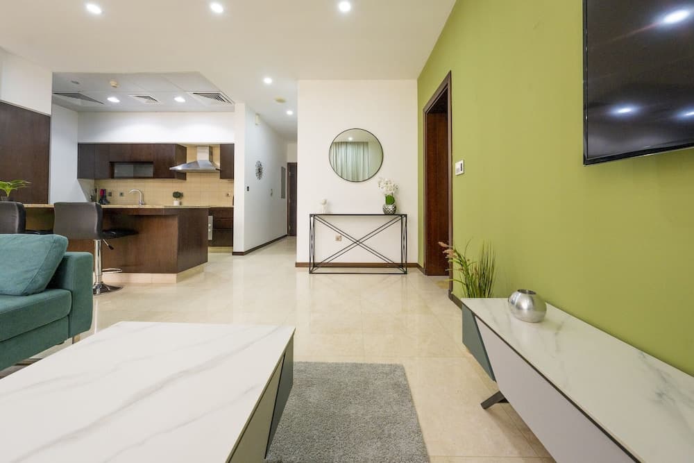 Modern beachfront 1BR apartment - photo 1
