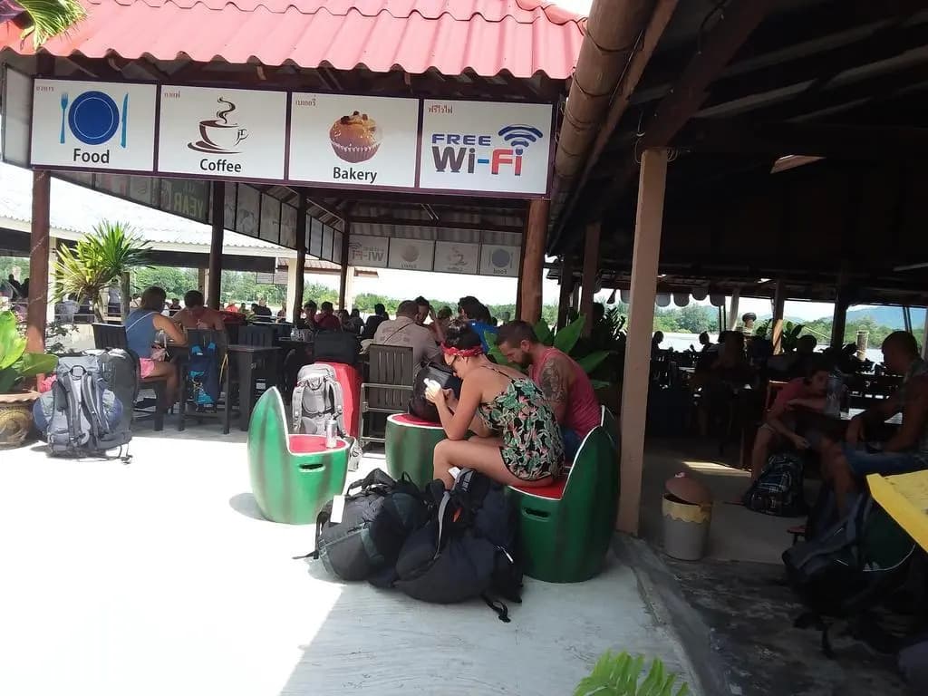 At Pier Hostel Lanta - photo 11