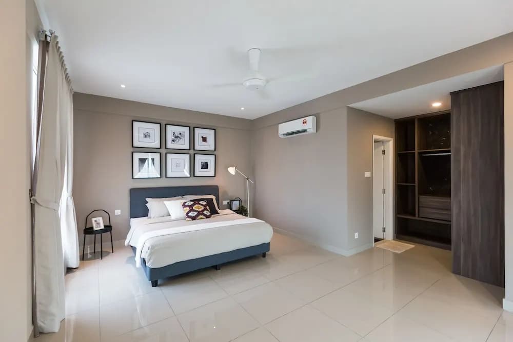 Spacious Seaview Suite - photo 5