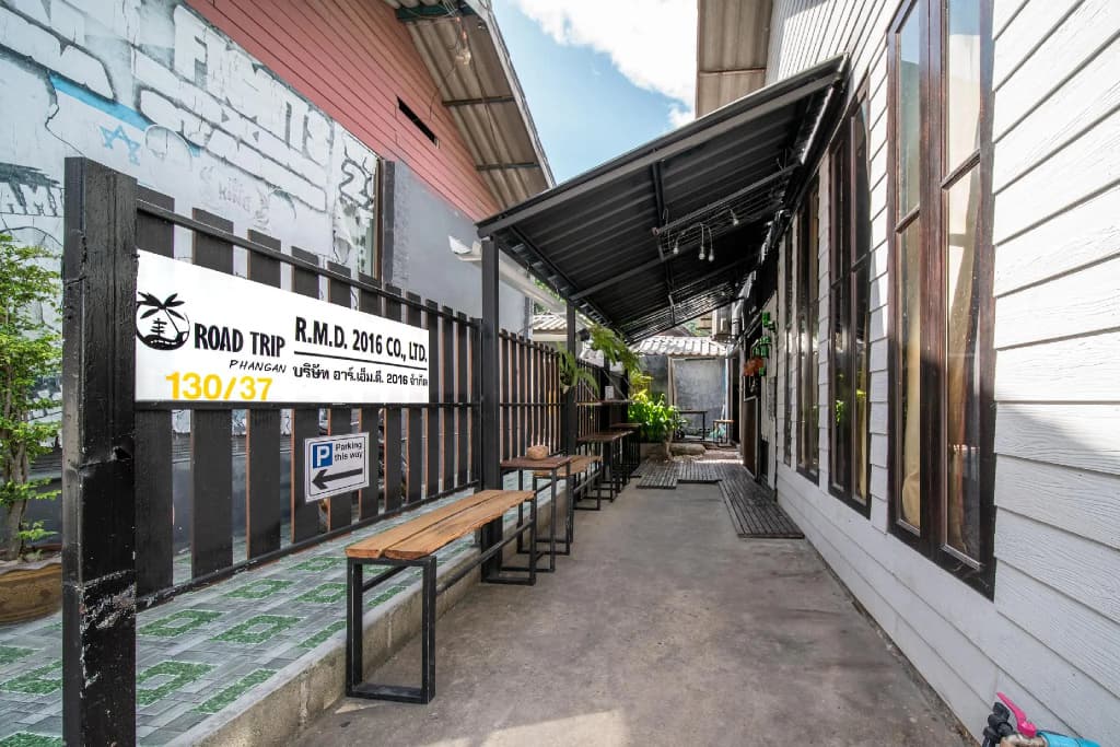 Eclipse Hostel and Bar - photo 14