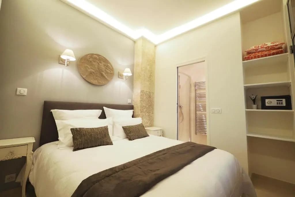 St Germain ChicSuites - photo 4