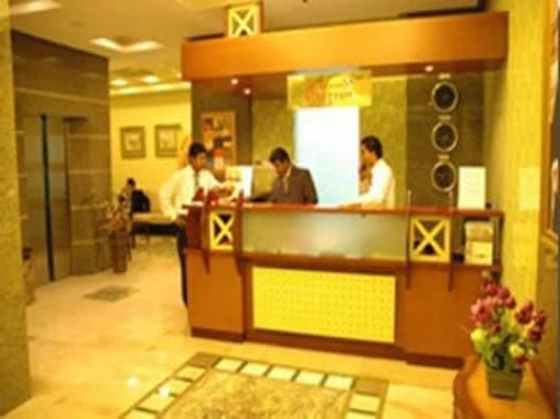 Safeer Plaza Hotel Apartments - photo 21