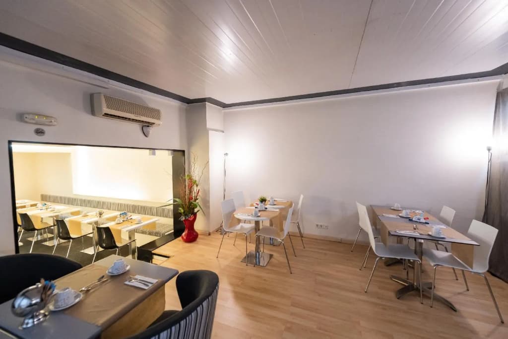 Atenea Rekord Suites Barcelona - photo 20
